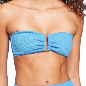 Women’s bikini top with removable straps